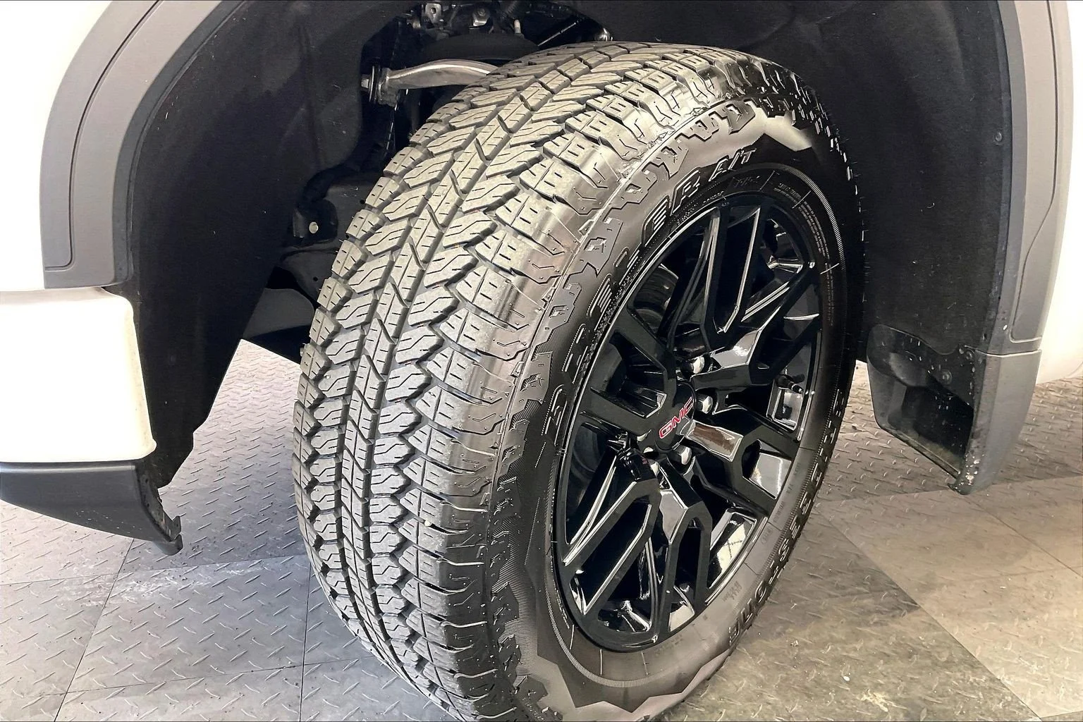 Used 2026 Summit White GMC Elevation image 32
