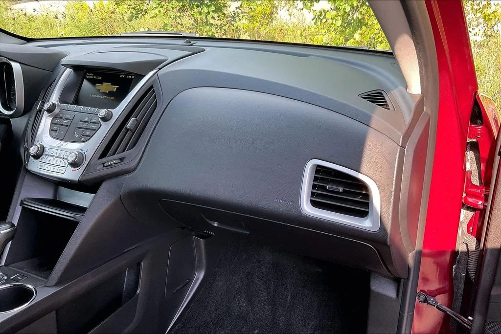 Used 2017 Red Chevrolet LT image 16