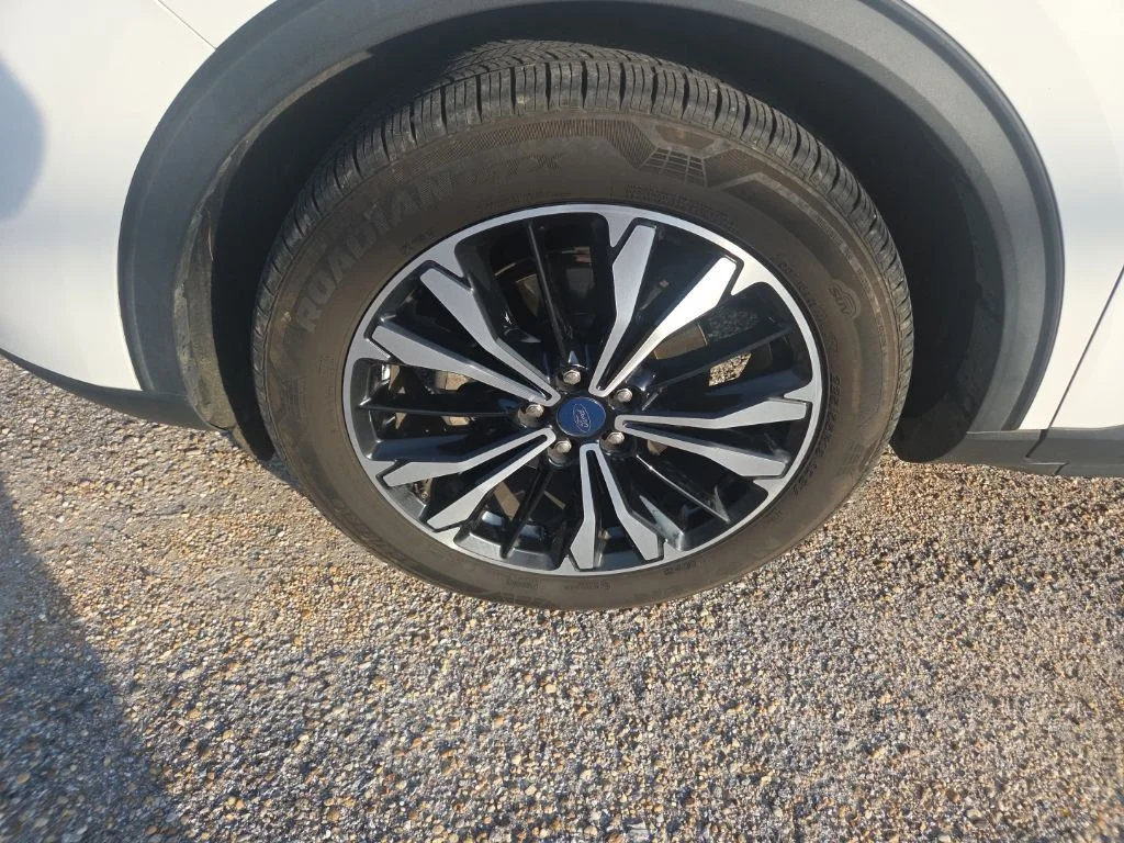 Used 2021 White Ford SE image 25
