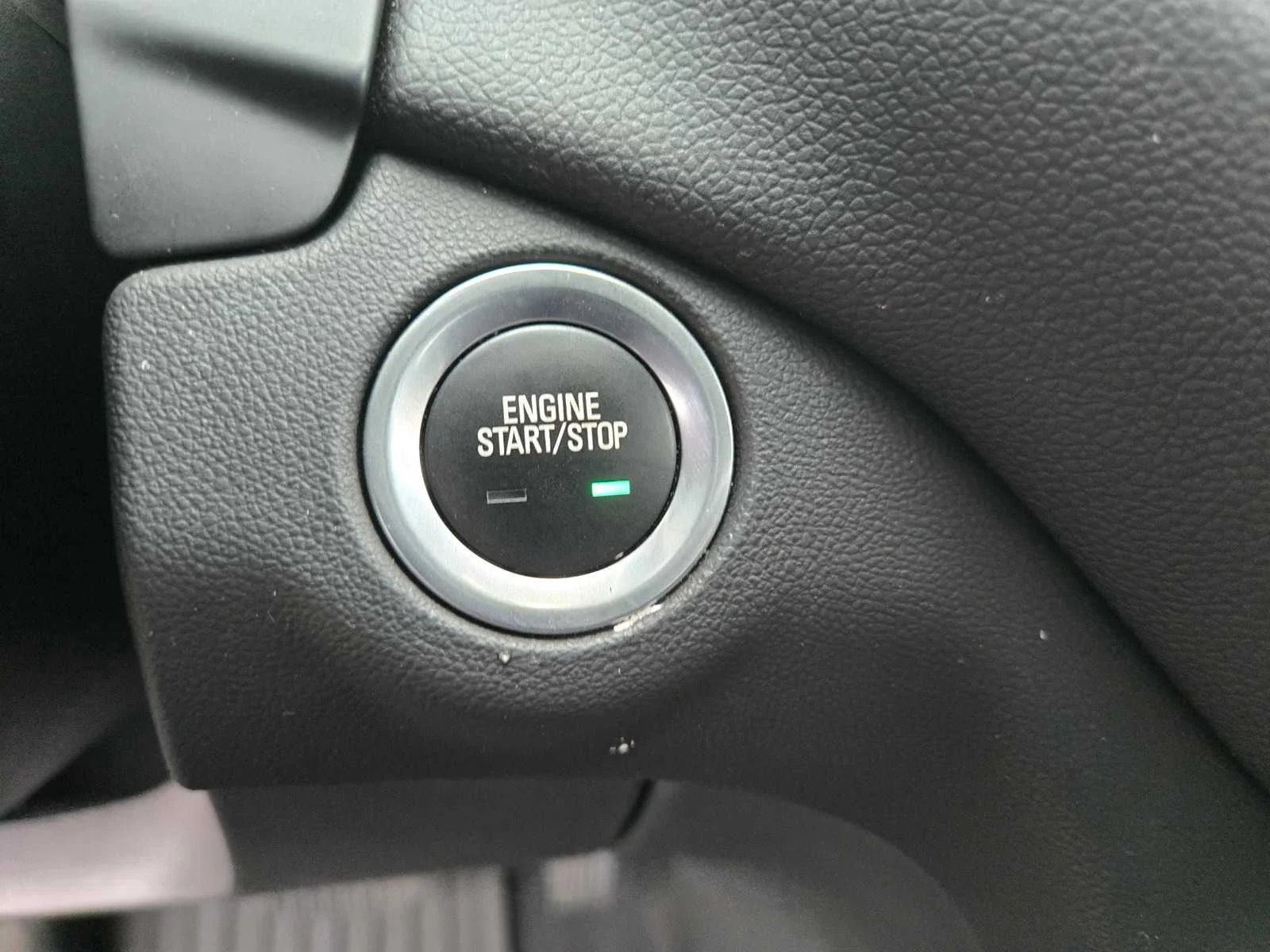 Used 2024 Summit White Chevrolet LT image 18
