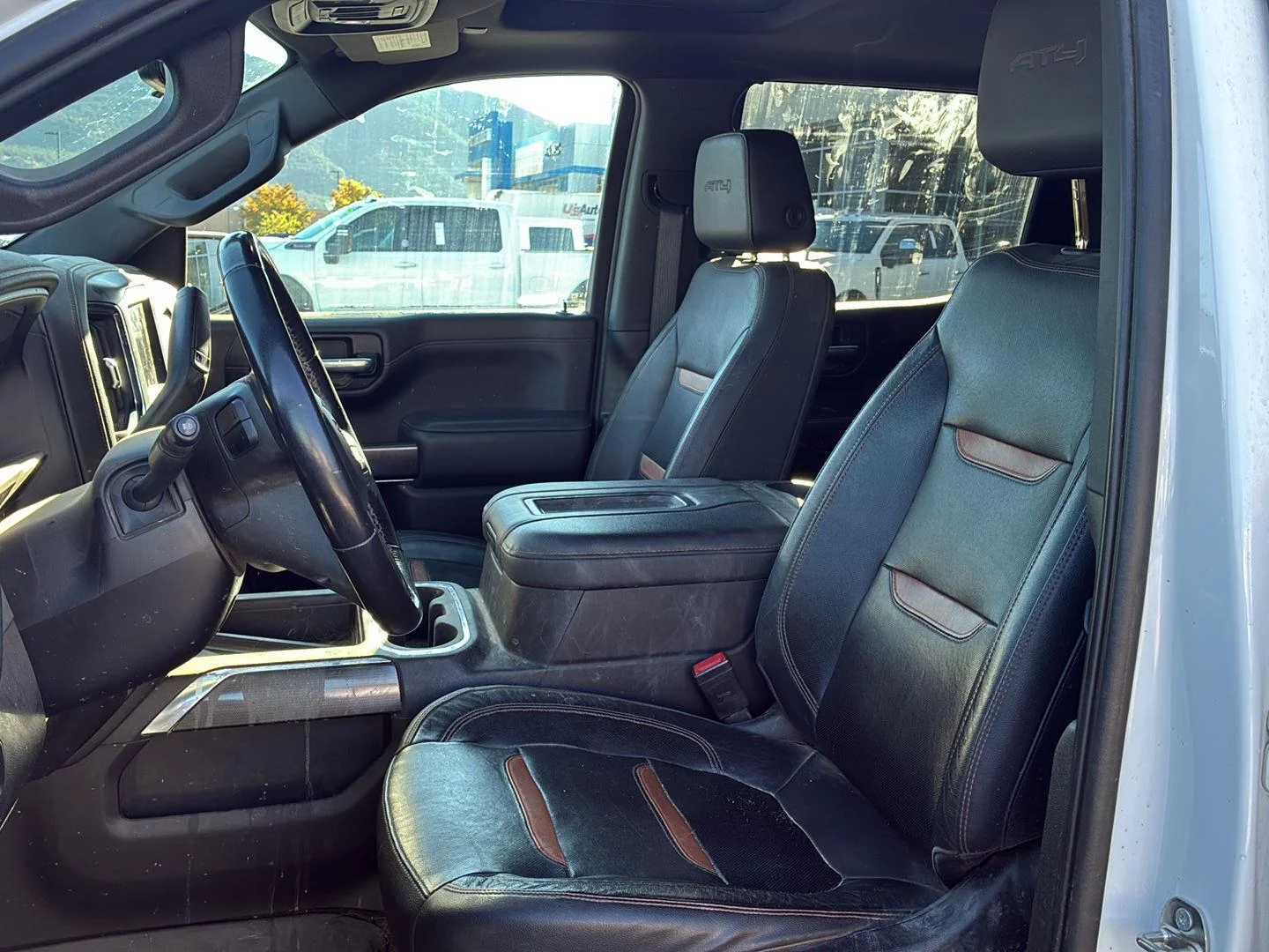 Used 2021 SUMMIT WHITE GMC AT4 image 5