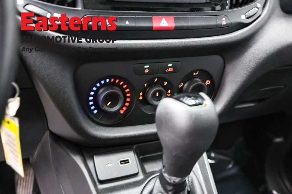 Used 2022 White Ram Base image 21