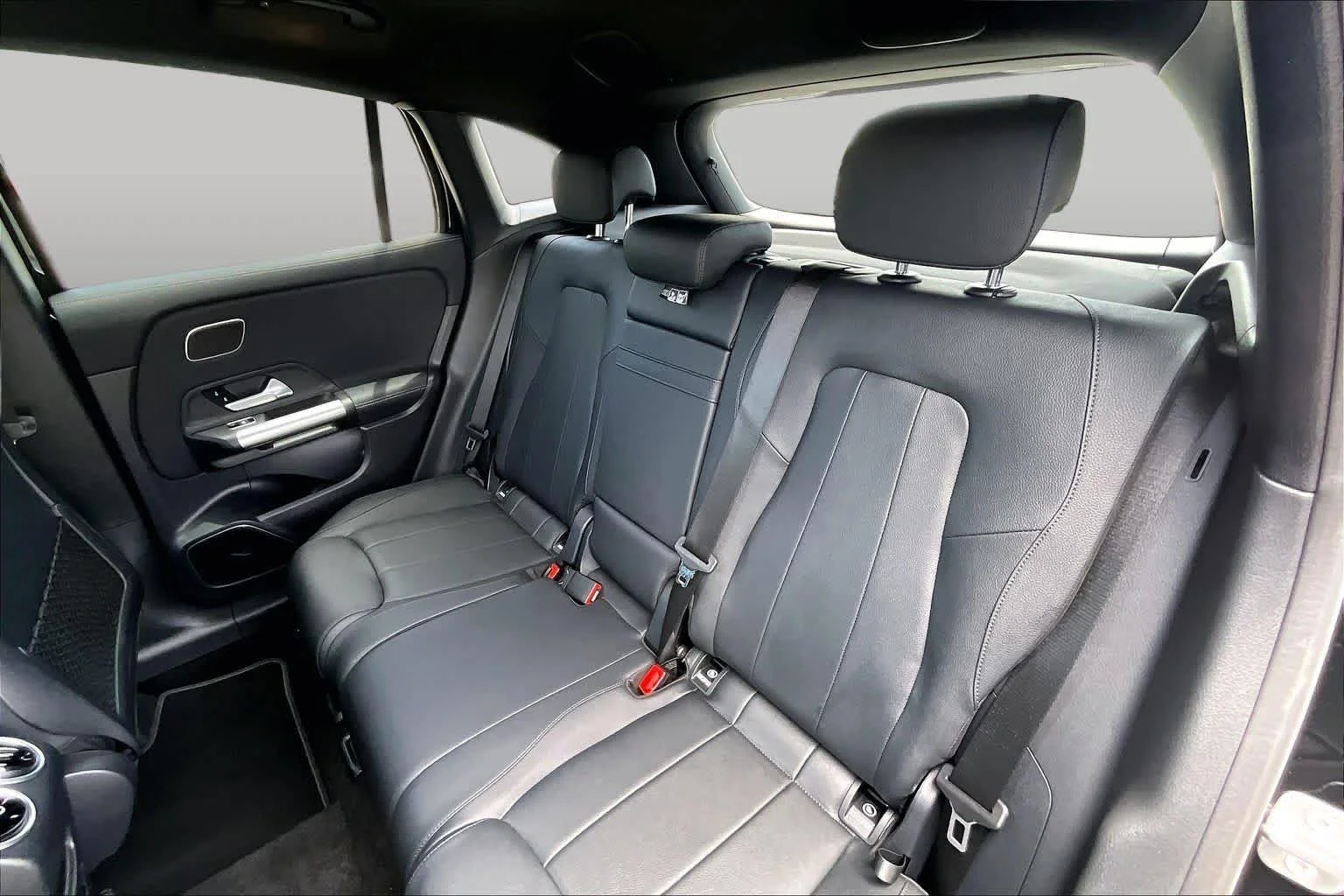 Used 2025 Night Black Mercedes-Benz GLA 250 image 56