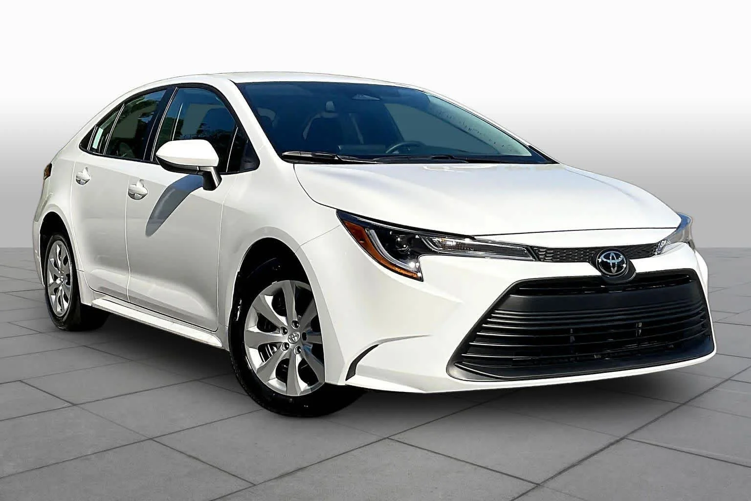 Used 2026 Ice Cap Toyota LE image 3