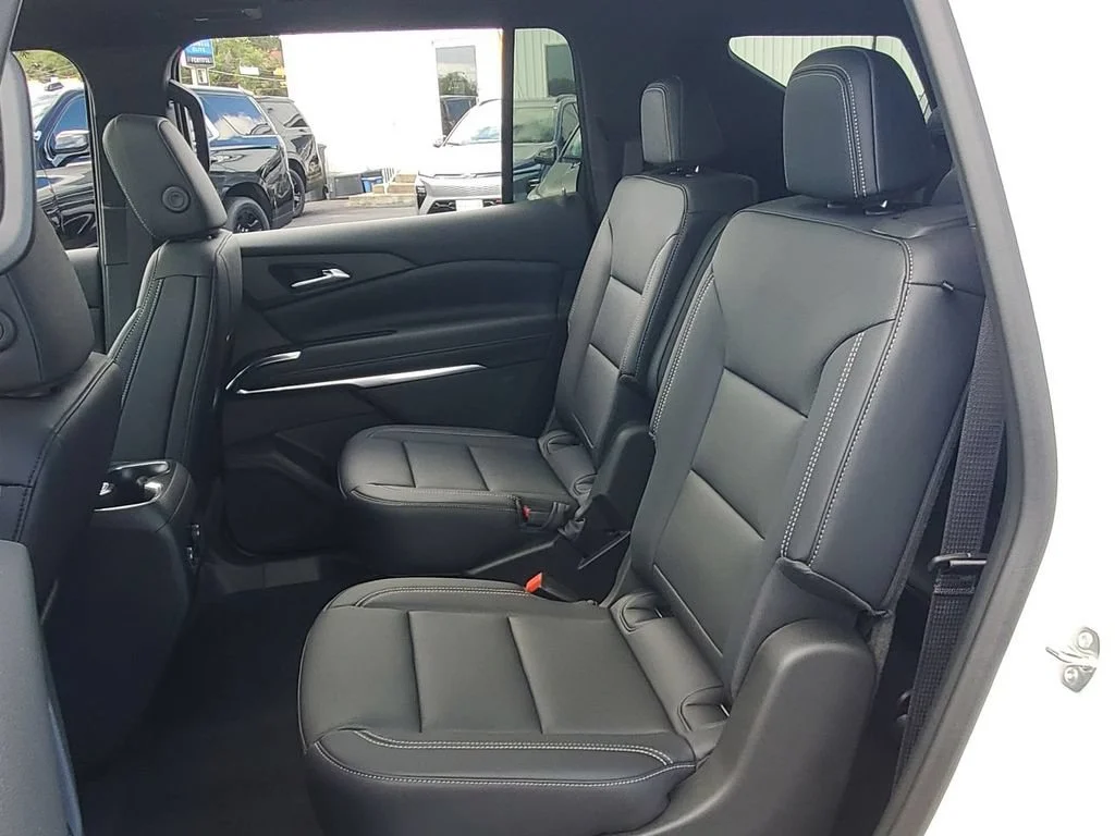 New 2026 Summit White Chevrolet LT image 32