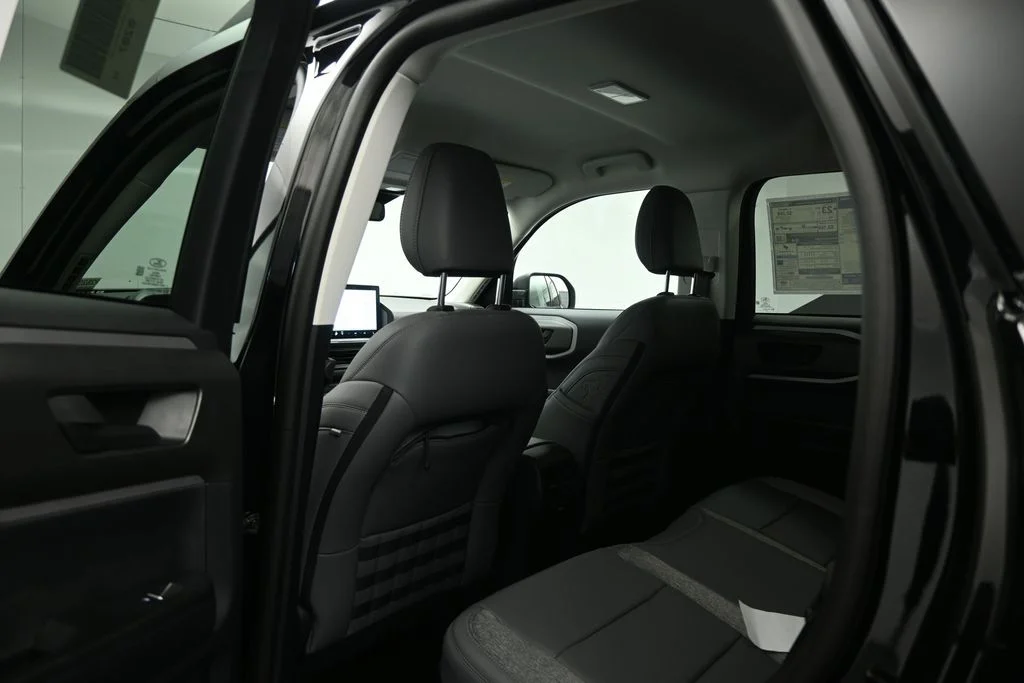 New 2026 Shadow Black Ford Badlands image 16