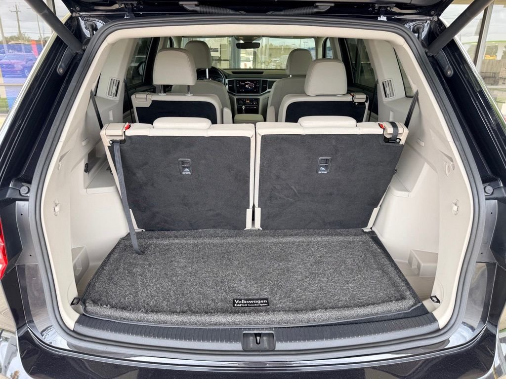 Used 2019 Black Volkswagen 3.6L V6 SE image 31