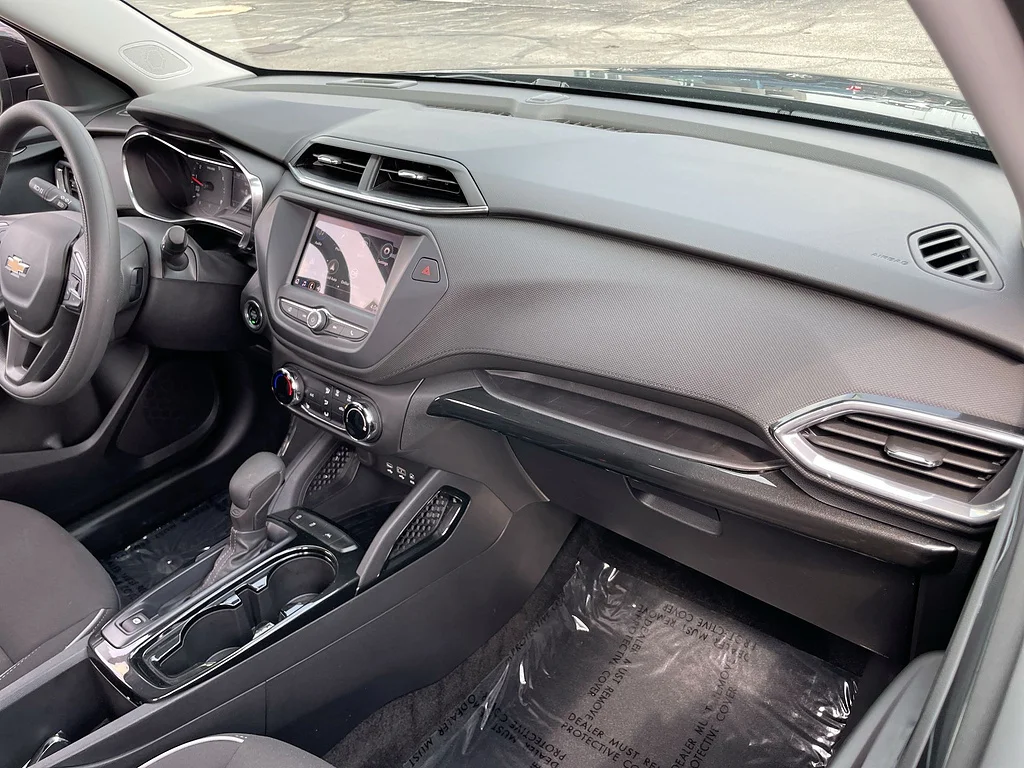 Used 2023 Mosaic Black Metallic Chevrolet LT image 27
