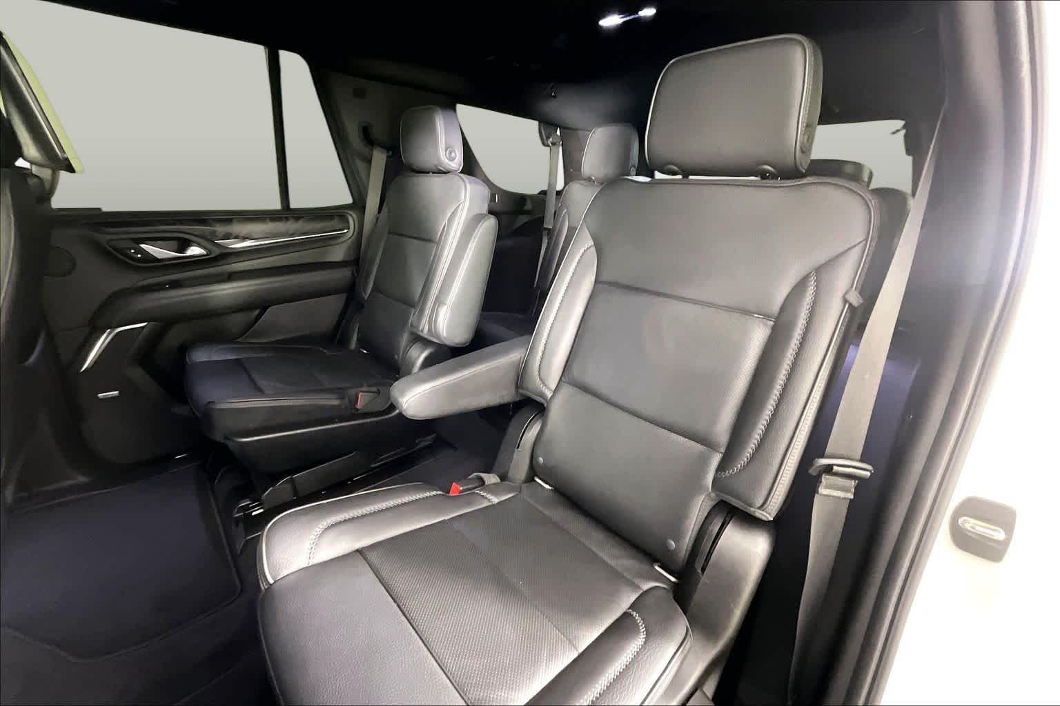 Used 2021 White Frost Tricoat GMC Denali image 19