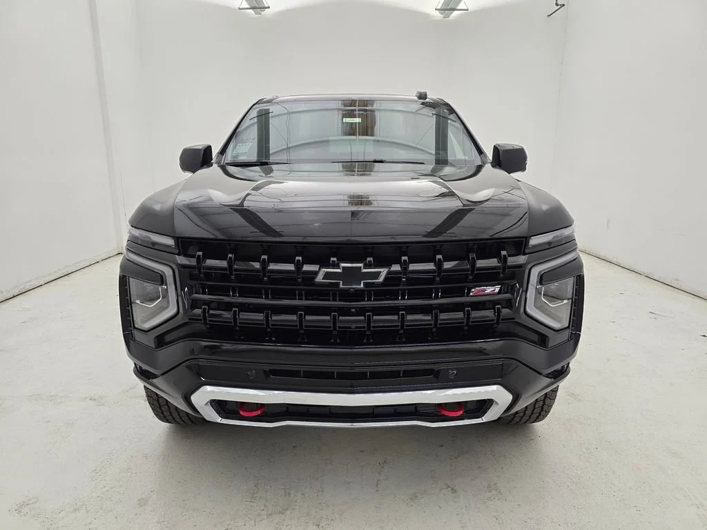 2025 Chevrolet Suburban Z71 - Photo 40