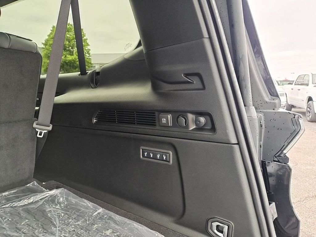 New 2026 High Gloss Black Exterior Paint Jeep Limited Reserve image 37