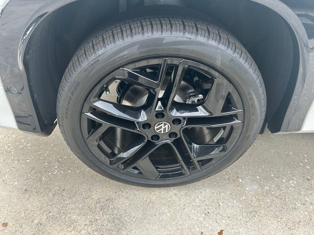 New 2026 White/off-white Volkswagen 2.0T SE R-Line Black image 24