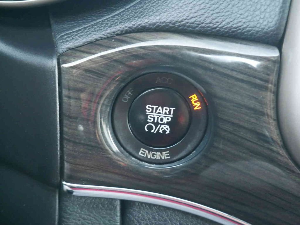 Used 2015 Black Jeep Overland image 31