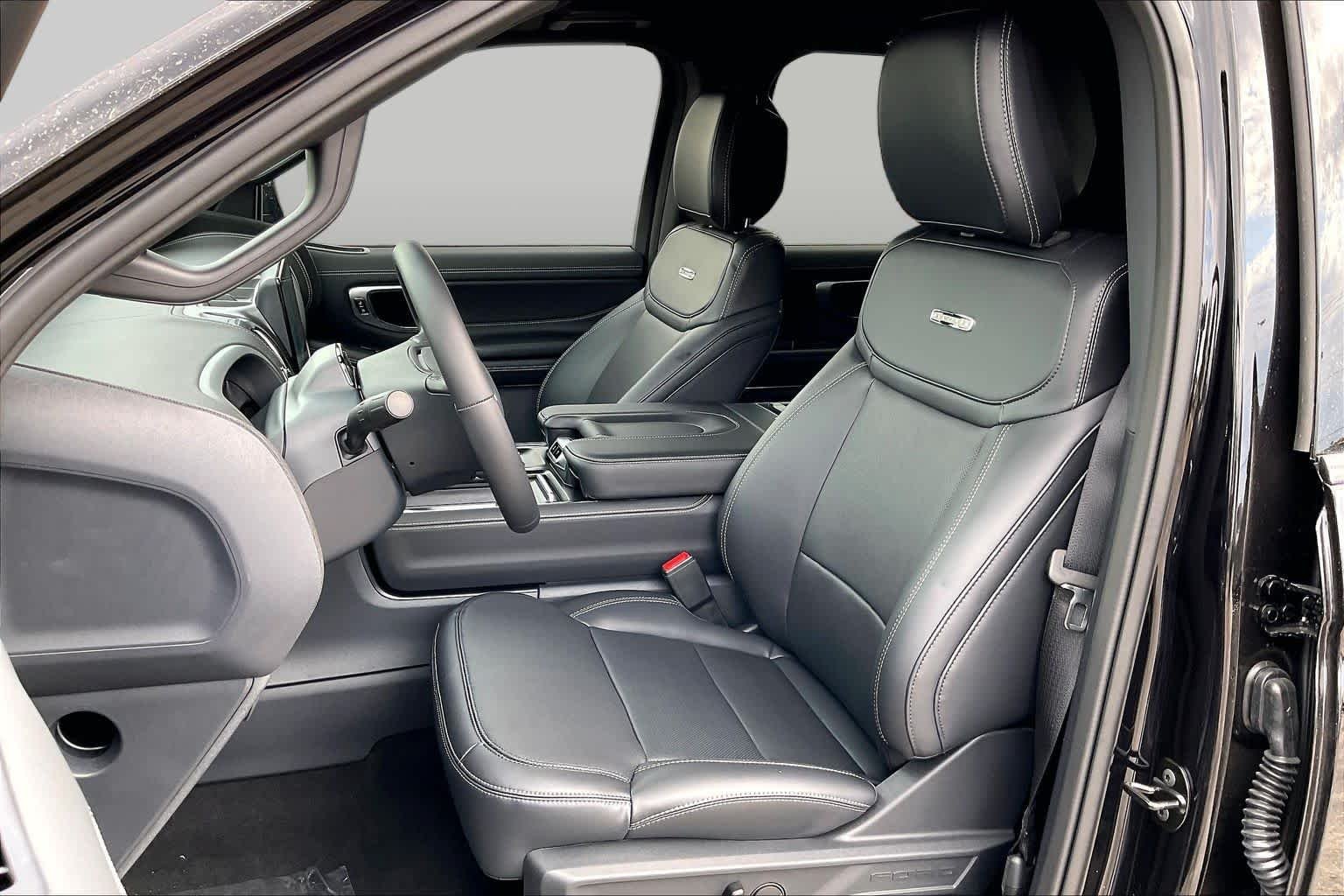 New 2027 Agate Black Metallic Ford MAX Platinum image 7