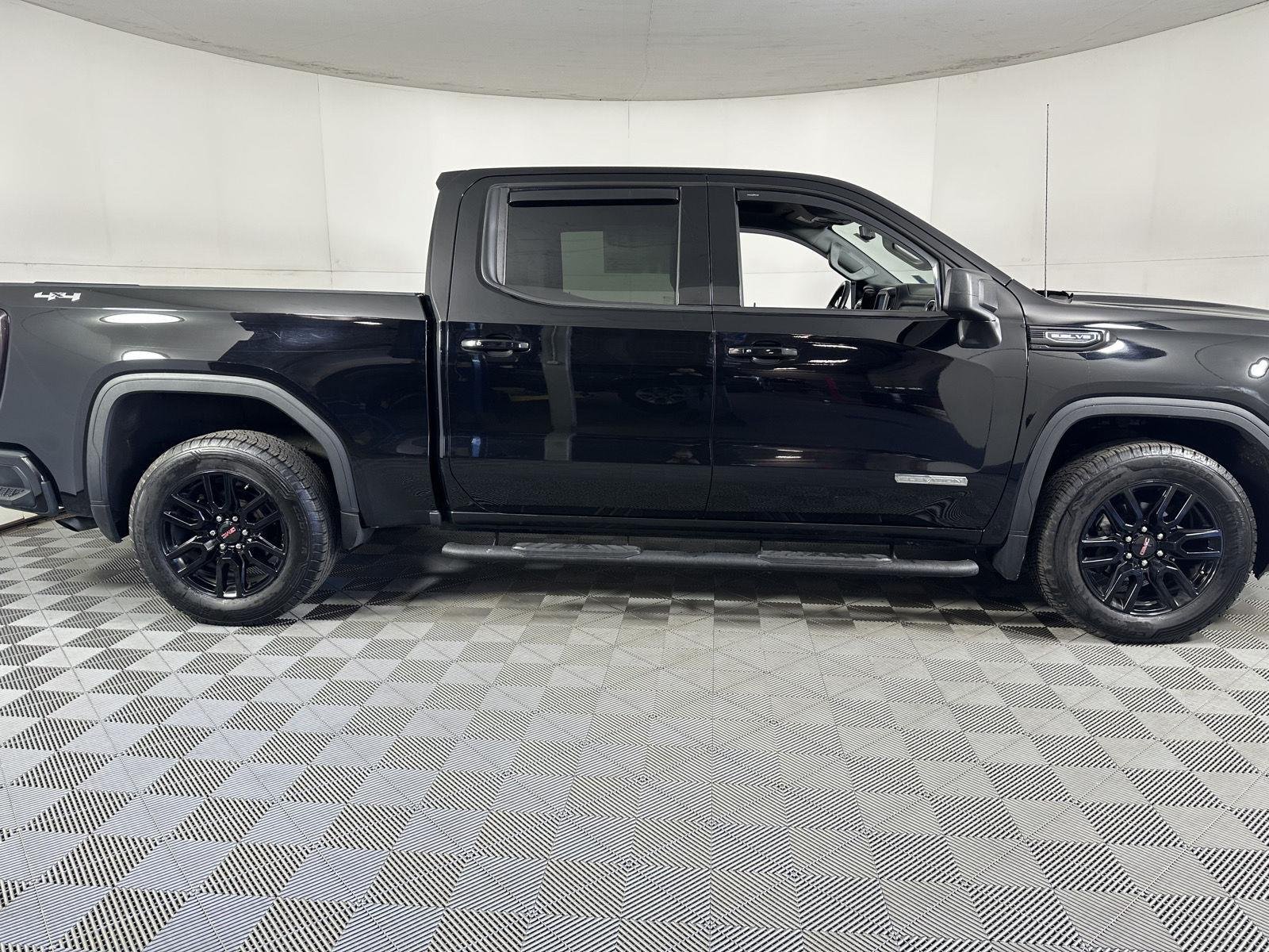 Used 2020 Onyx Black GMC Elevation image 10
