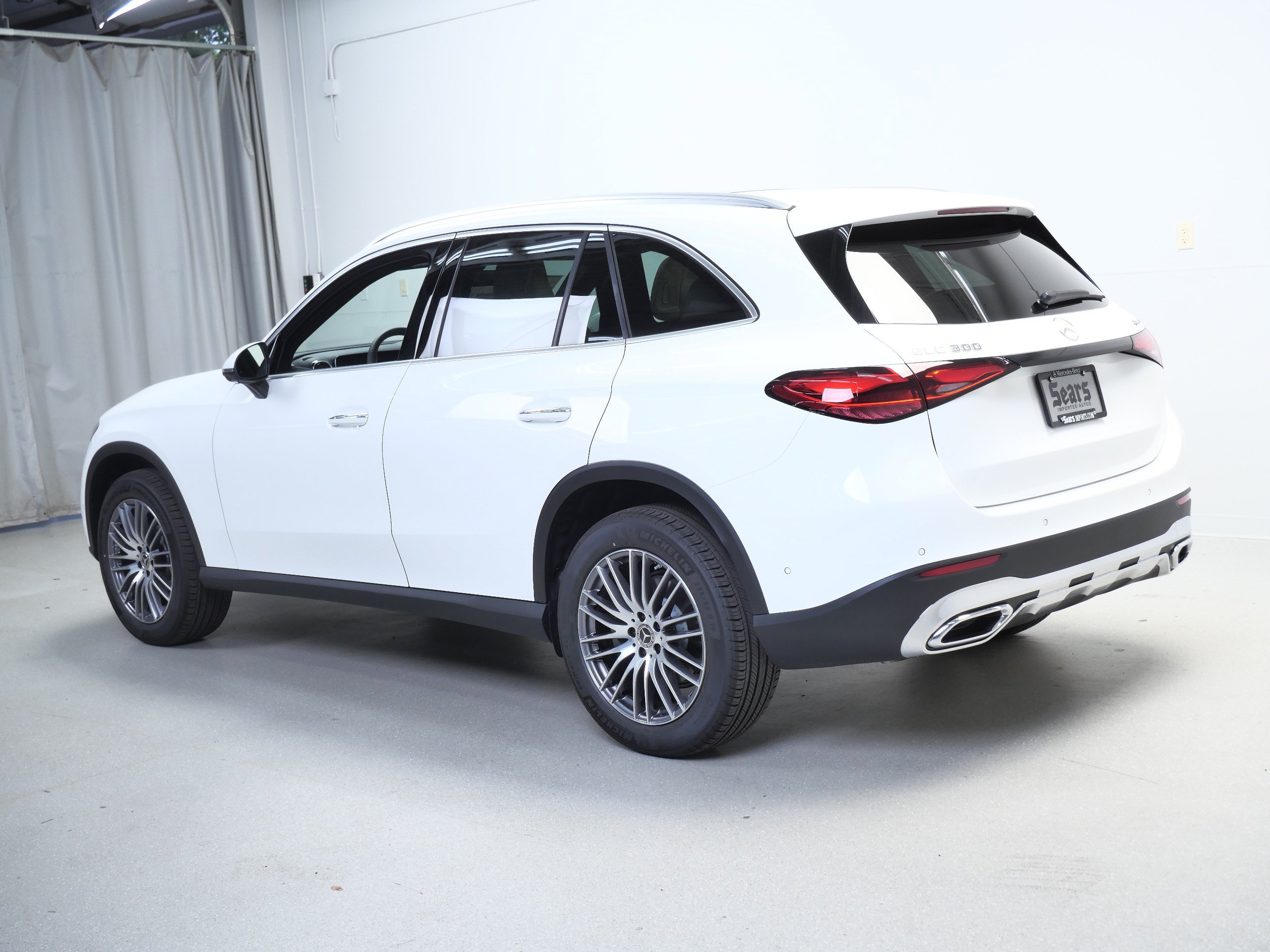 New 2026 Polar White Mercedes-Benz GLC 300 image 6