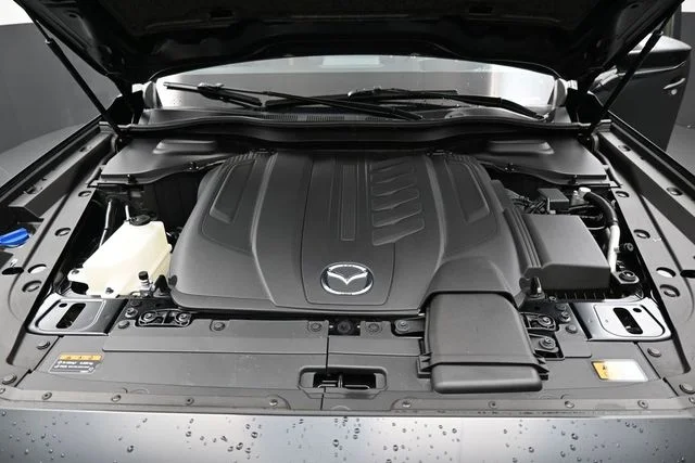 Used 2025 Black Mazda 3.3 Turbo Premium Plus image 27