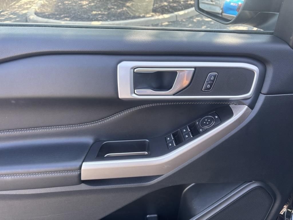 2023 Ford Explorer XLT - Photo 17