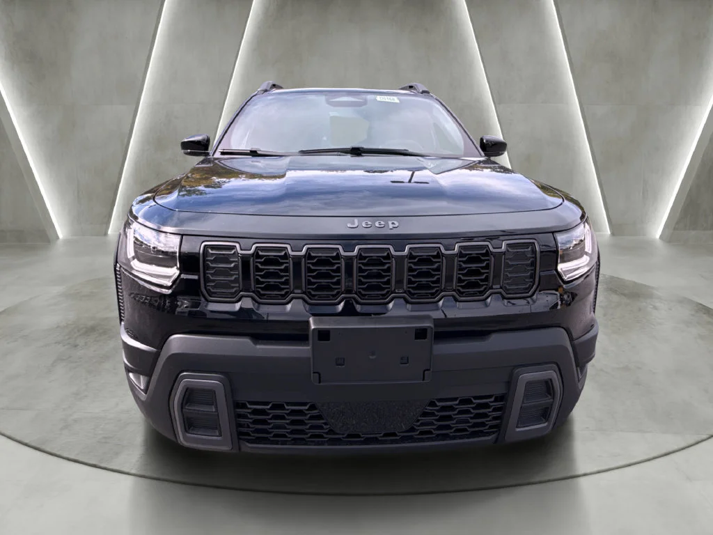 New 2026 Diamond Black Crystal Pearl-Coat Exterior Paint Jeep  image 8