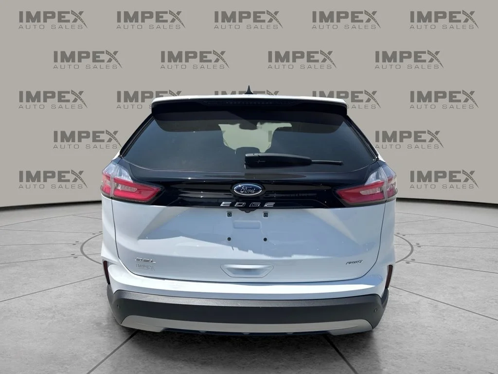 Used 2024 White Ford SEL image 4