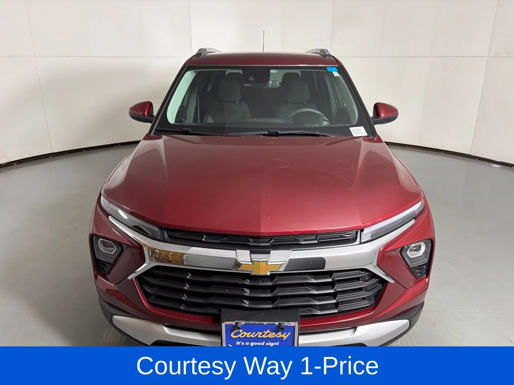 Used 2025 Crimson Metallic Chevrolet LT image 4