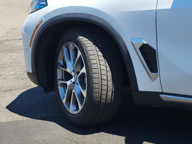 Certified Used 2024 White BMW xDrive40i image 37