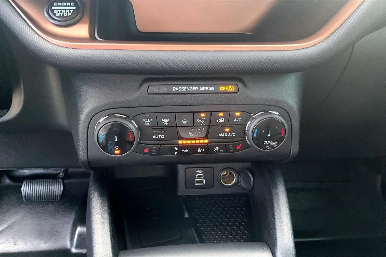Used 2023 Cactus Gray Ford Badlands image 32