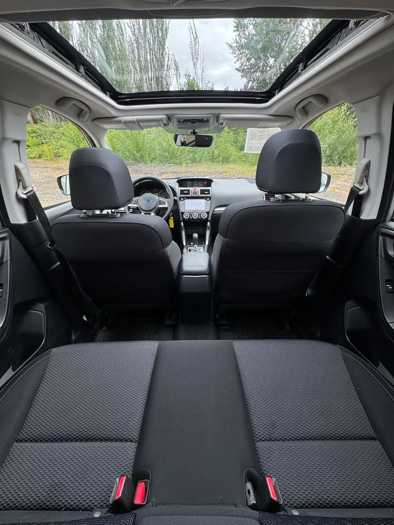 Used 2018 Ice Silver Metallic Subaru 2.5i Premium image 13