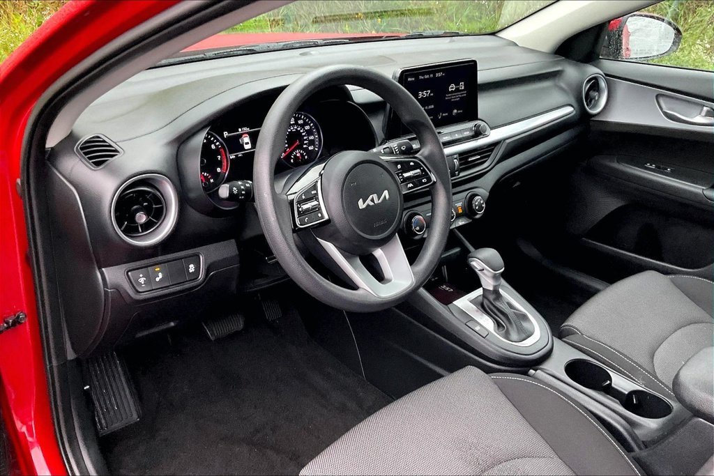 Used 2023 Red Kia LXS image 14
