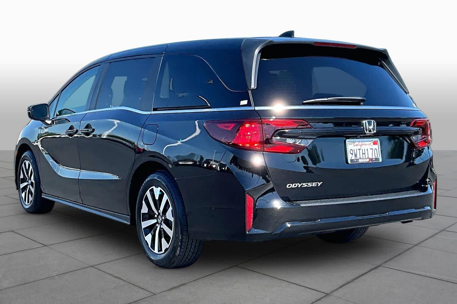 2026 Honda Odyssey EX-L - Photo 11