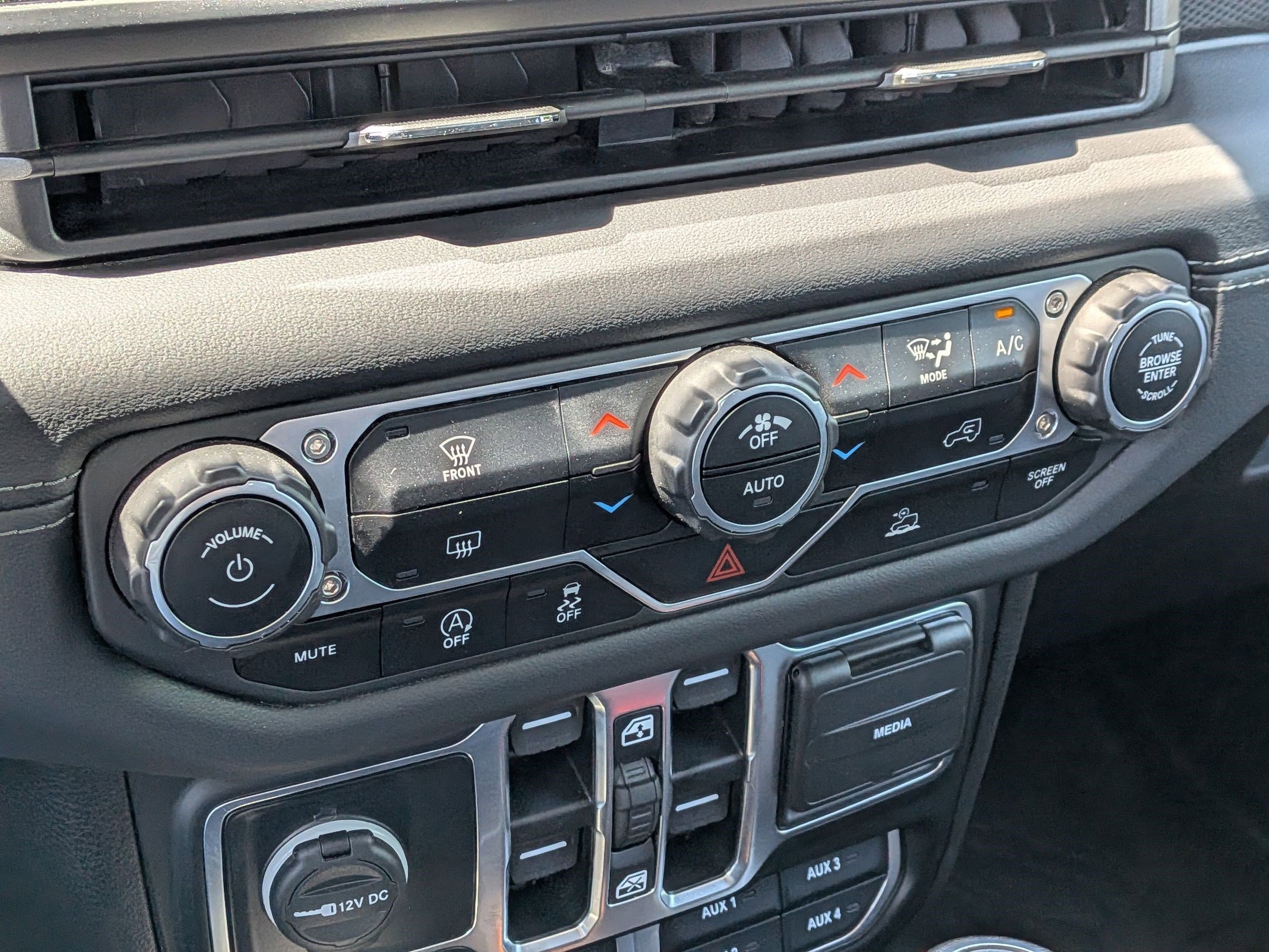 Used 2024 Anvil Clearcoat Jeep Rubicon image 22