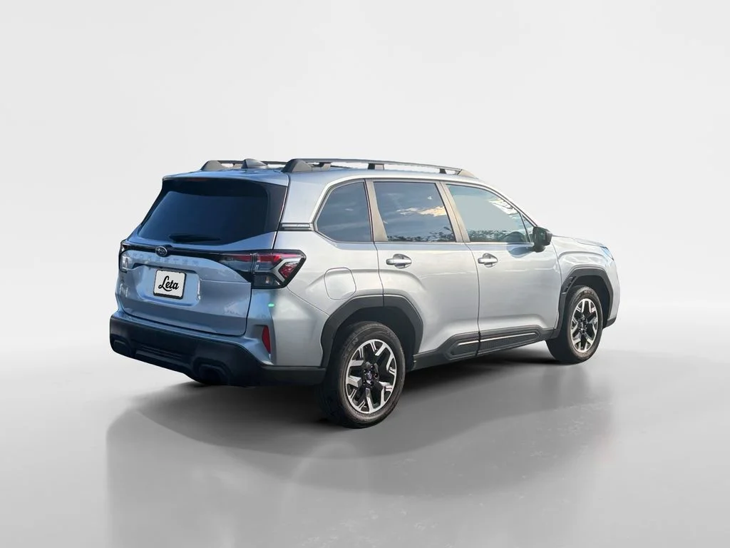 Used 2025 Ice Silver Metallic Subaru Premium image 4