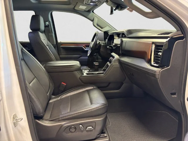 Used 2023 White GMC Denali image 16