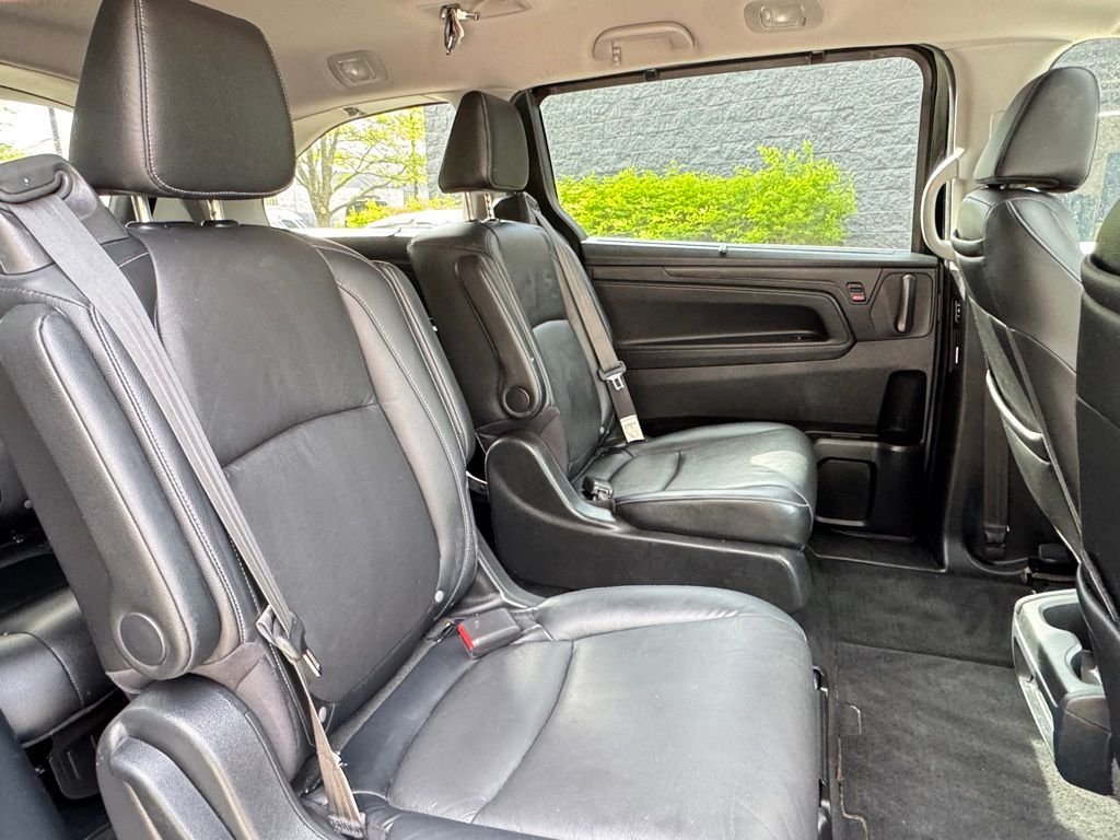 Used 2024 Crystal Black Pearl Honda Touring image 26
