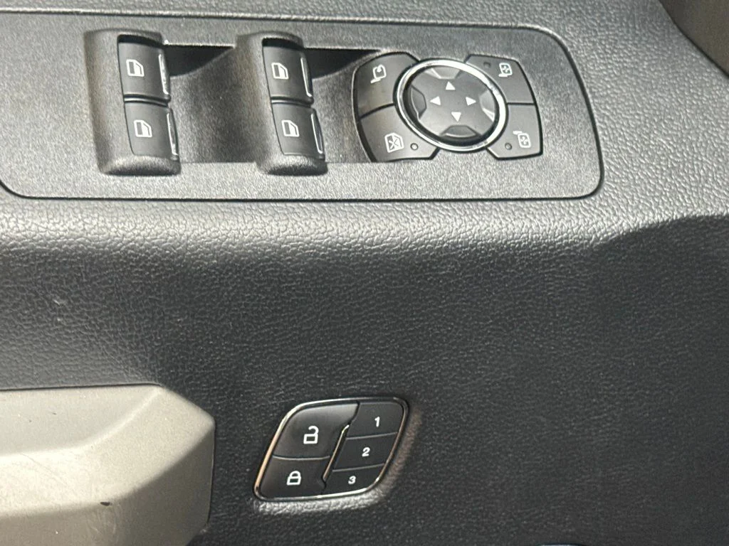 Used 2018 Magma Red Metallic Ford Lariat image 20