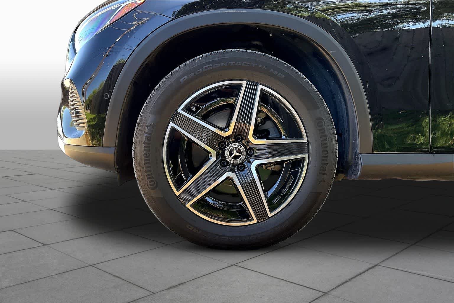 New 2026 Obsidian Black Metallic Mercedes-Benz GLC 300 image 11