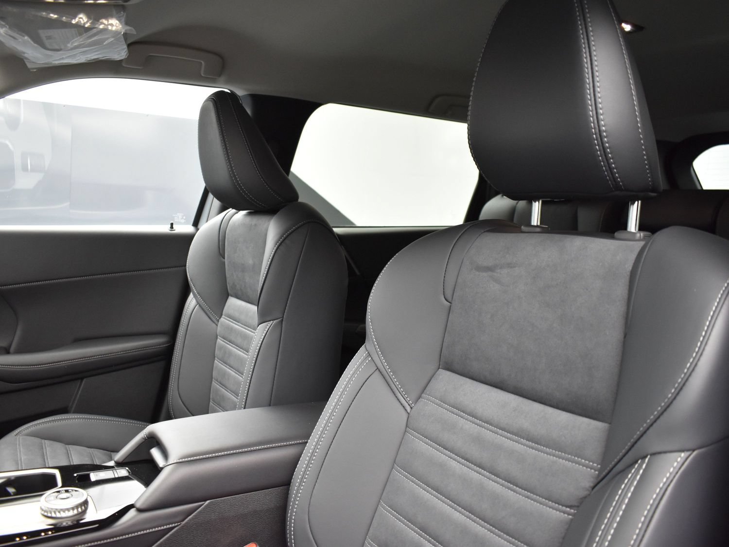 New 2026 Gray Mitsubishi SE 1.5T 2WD image 11
