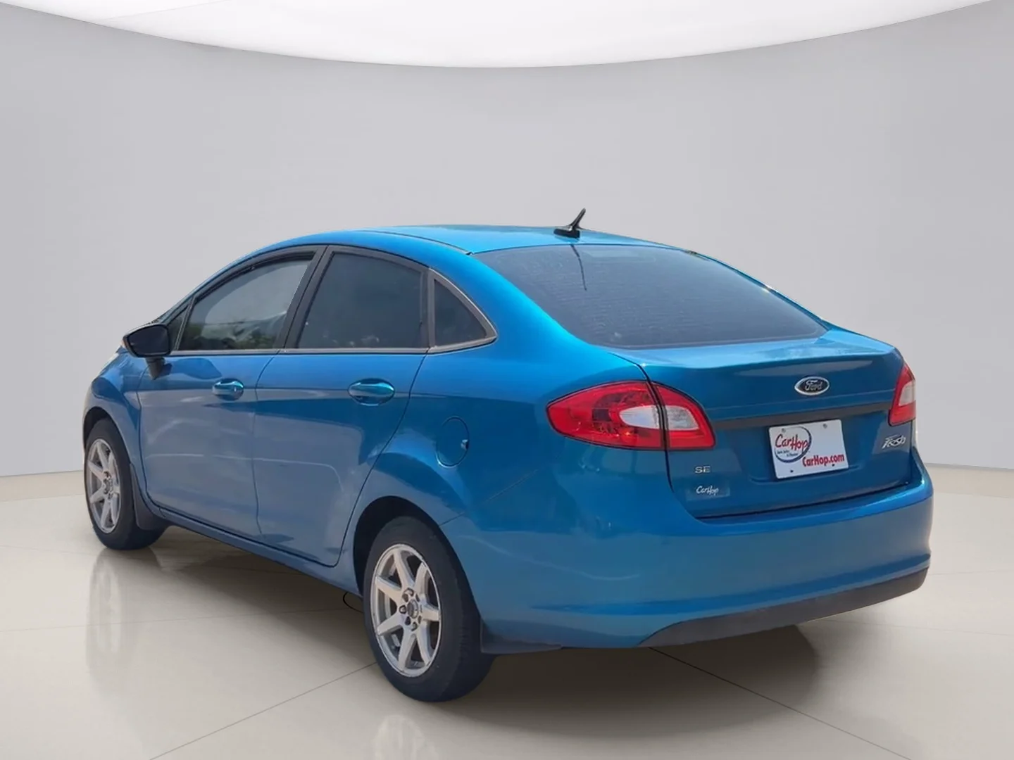 Used 2013 Blue Ford SE image 7