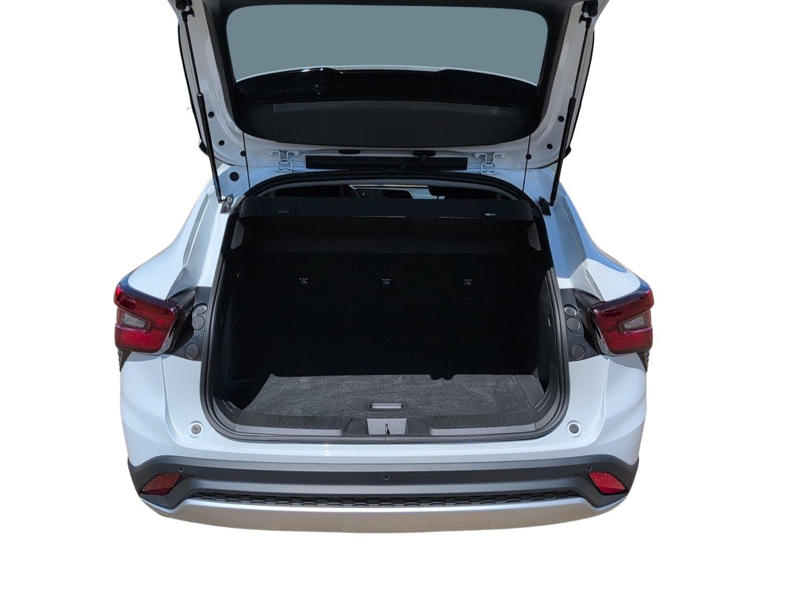 Used 2025 Summit White Chevrolet LT image 5