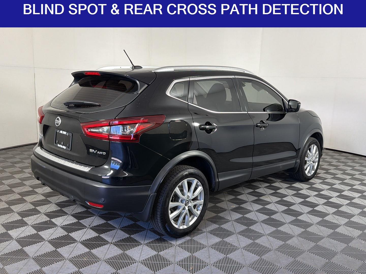 Used 2022 Magnetic Black Pearl Nissan SV image 5