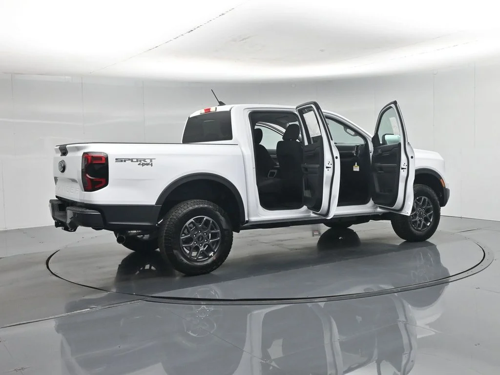 New 2026 Oxford White Ford XLT image 5