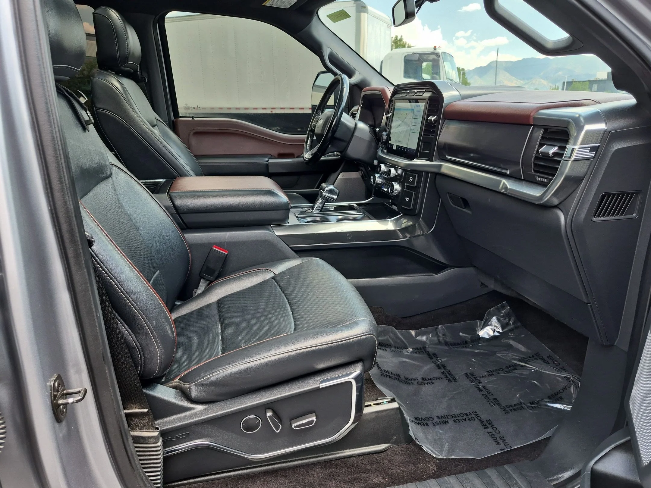 Used 2021 Silver Metallic Ford LARIAT image 31