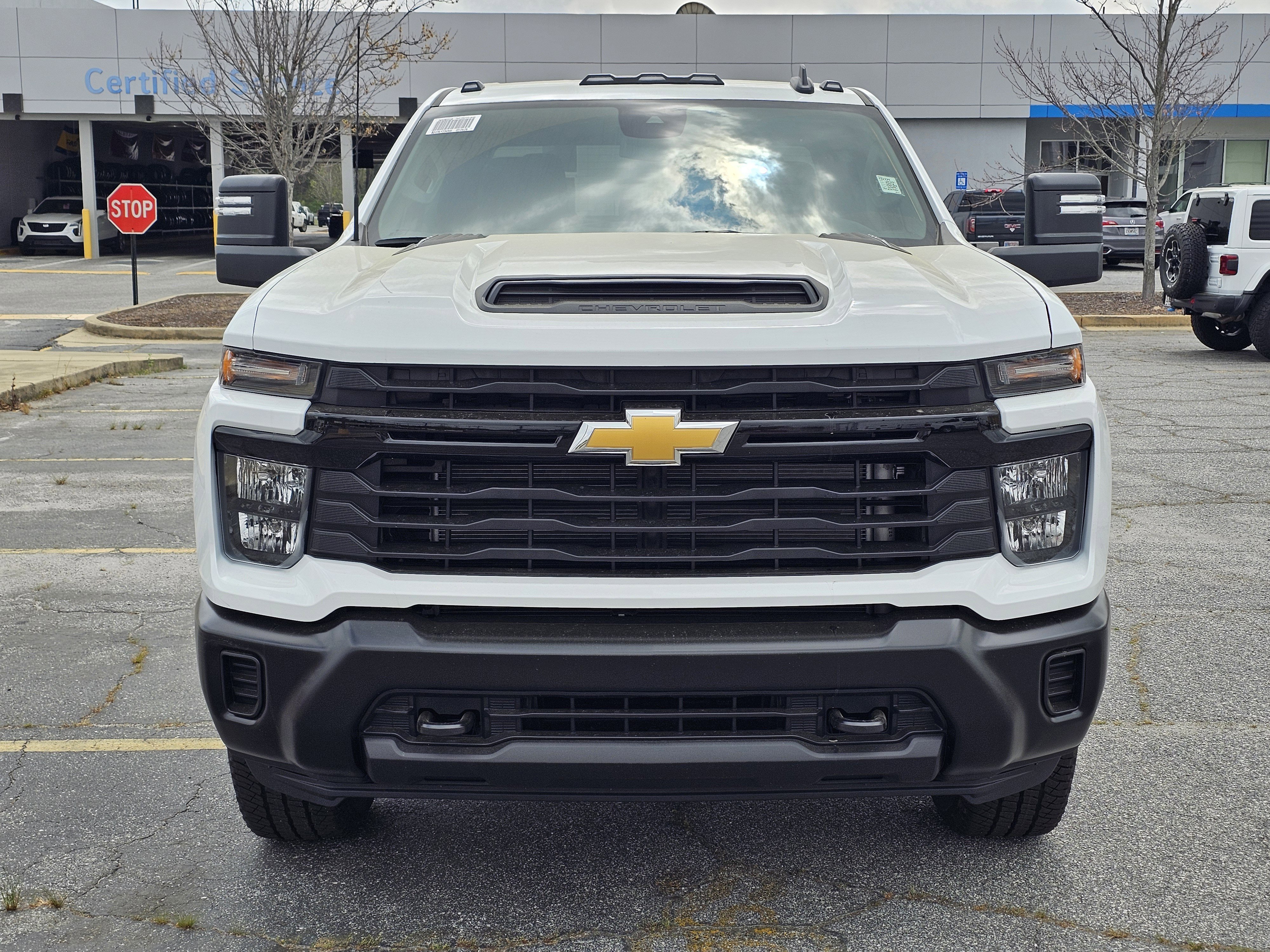 New 2026 Summit White Chevrolet WT image 4