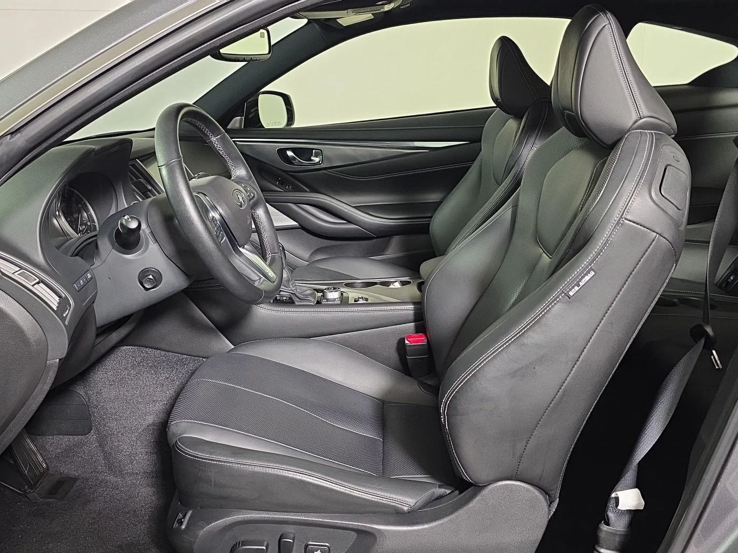 Used 2022 Graphite Shadow INFINITI LUXE image 12