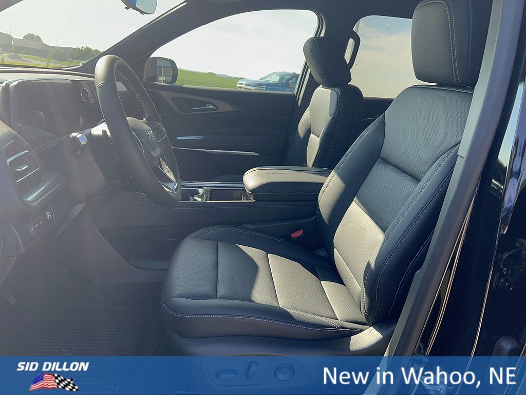 New 2027 Mosaic Black Metallic Chevrolet LT image 9