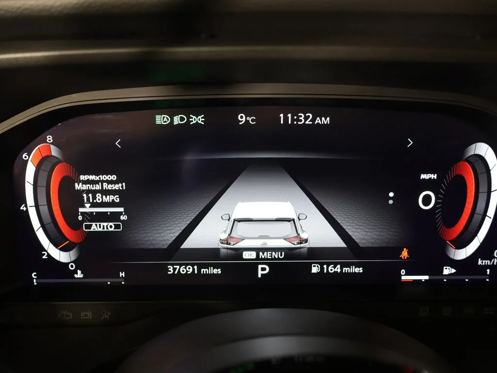 Used 2023  Nissan Platinum image 42