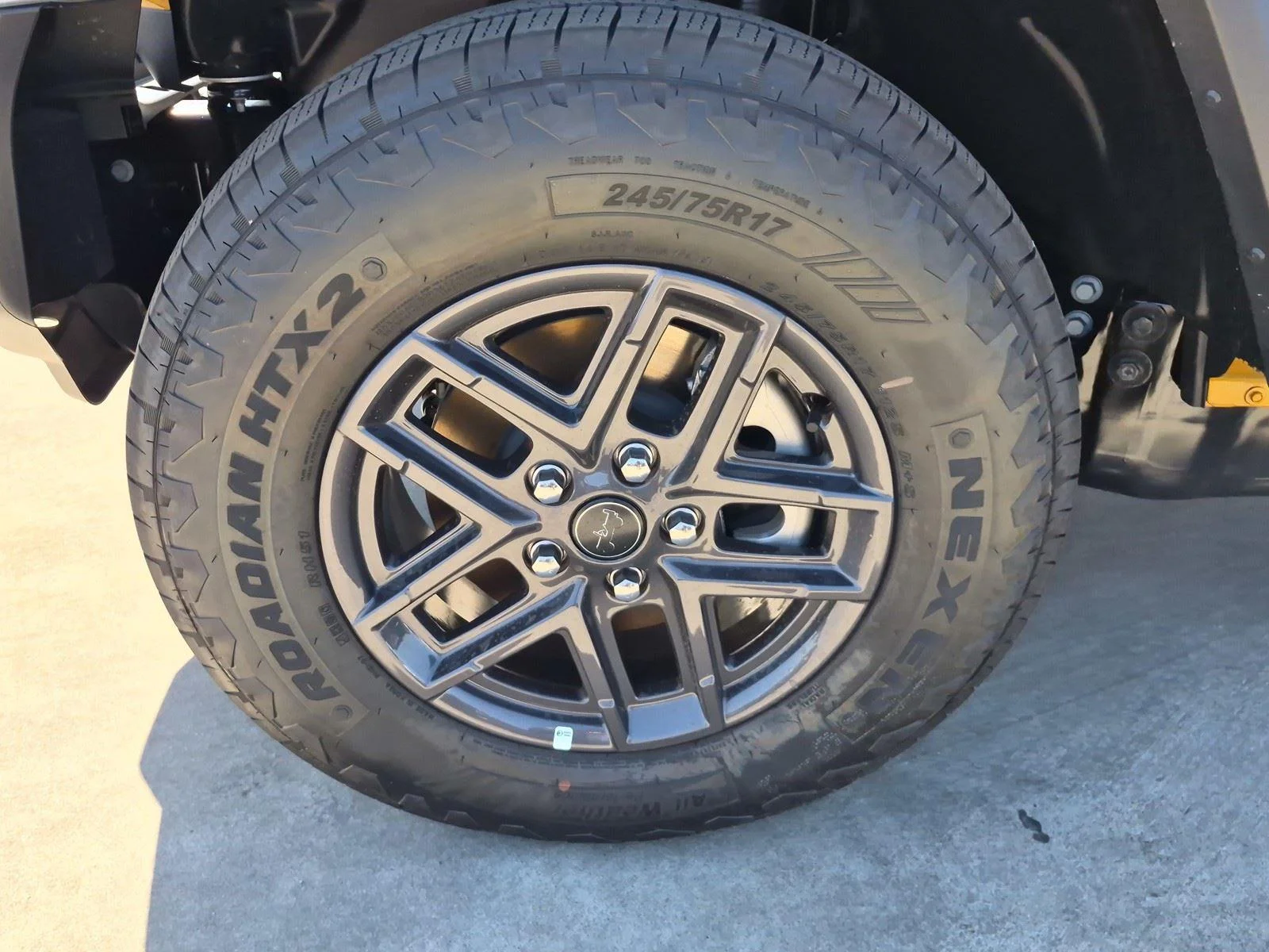 New 2026 Goldilocks Exterior Paint Jeep Sport S image 15