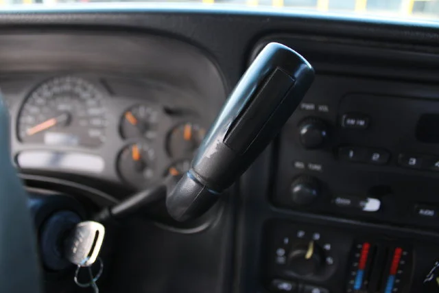 Used 2005 White Chevrolet Work Truck image 4
