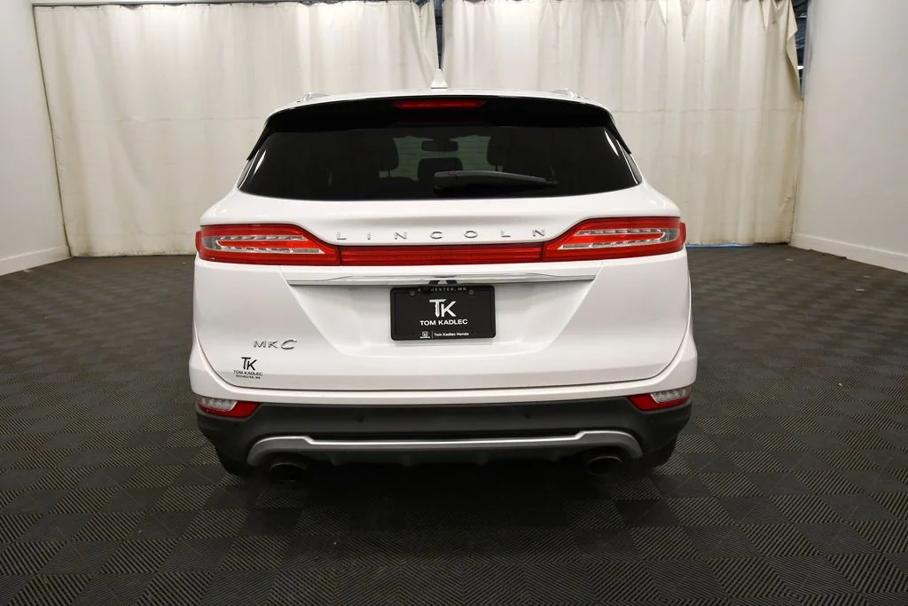 Used 2019 White Lincoln Reserve image 6
