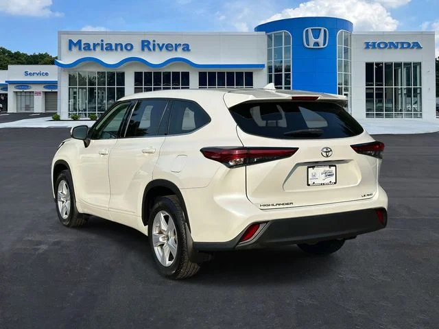 Used 2020 Blizzard Pearl Toyota LE image 7